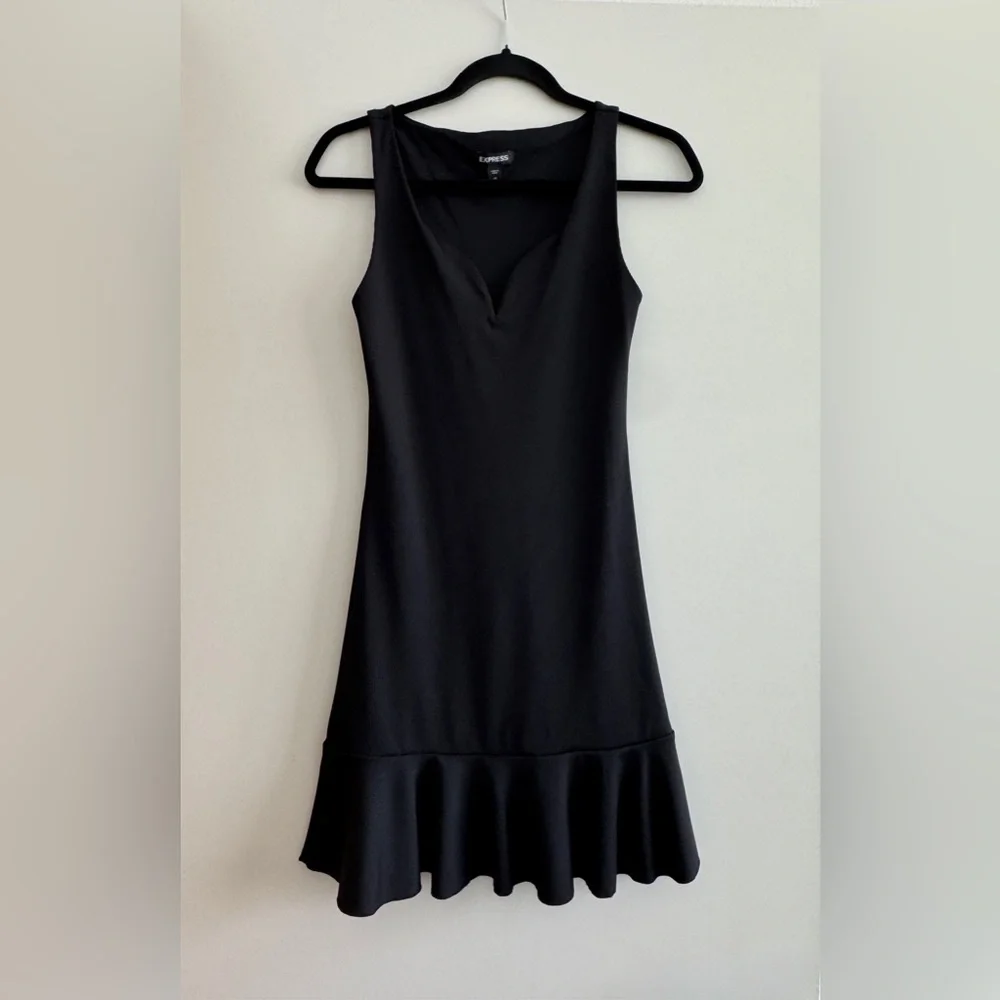 Express Body Contour Ribbed V-Wire Ruffle Mini Dress - Picture 5 of 11